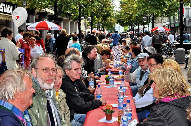 Zu_Tisch   094.jpg